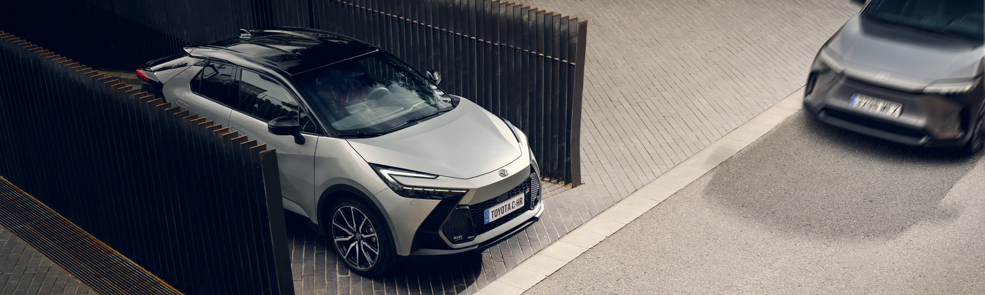 Porównaj wersje Toyoty C-HR